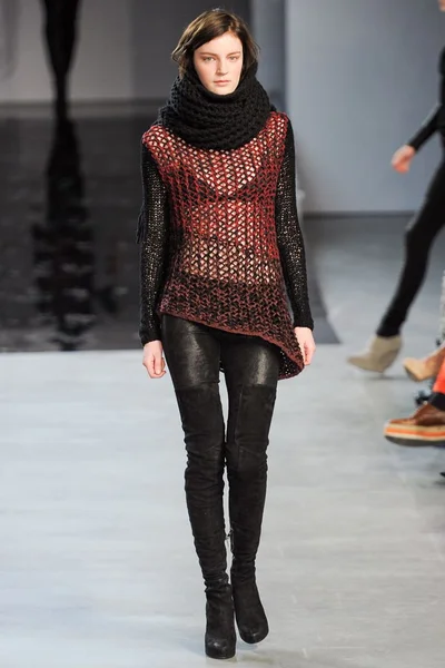 Look 12